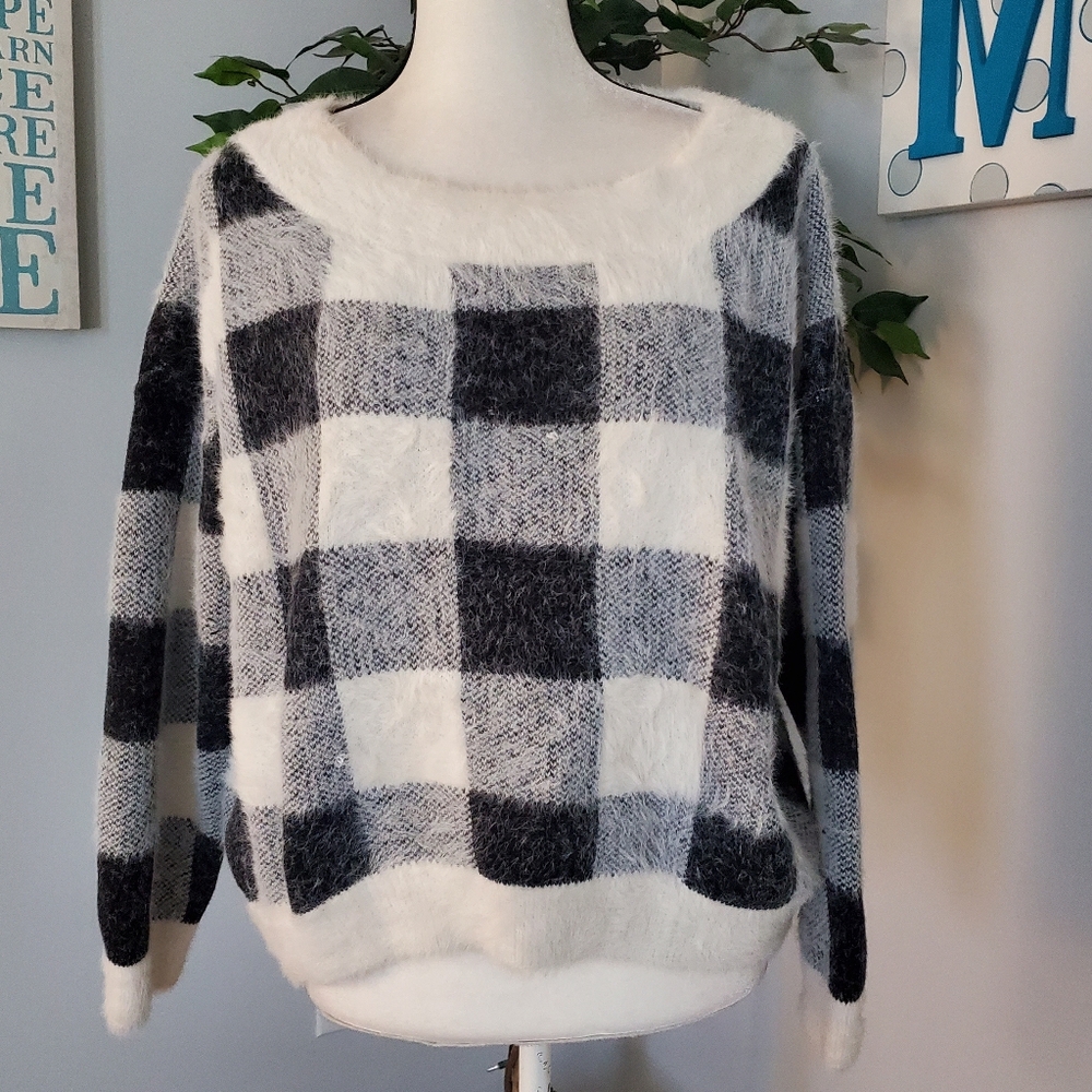 EXPRESS Furry Buffalo Check Cozy Soft Cabincore Sweater L - Picture 2 of 10